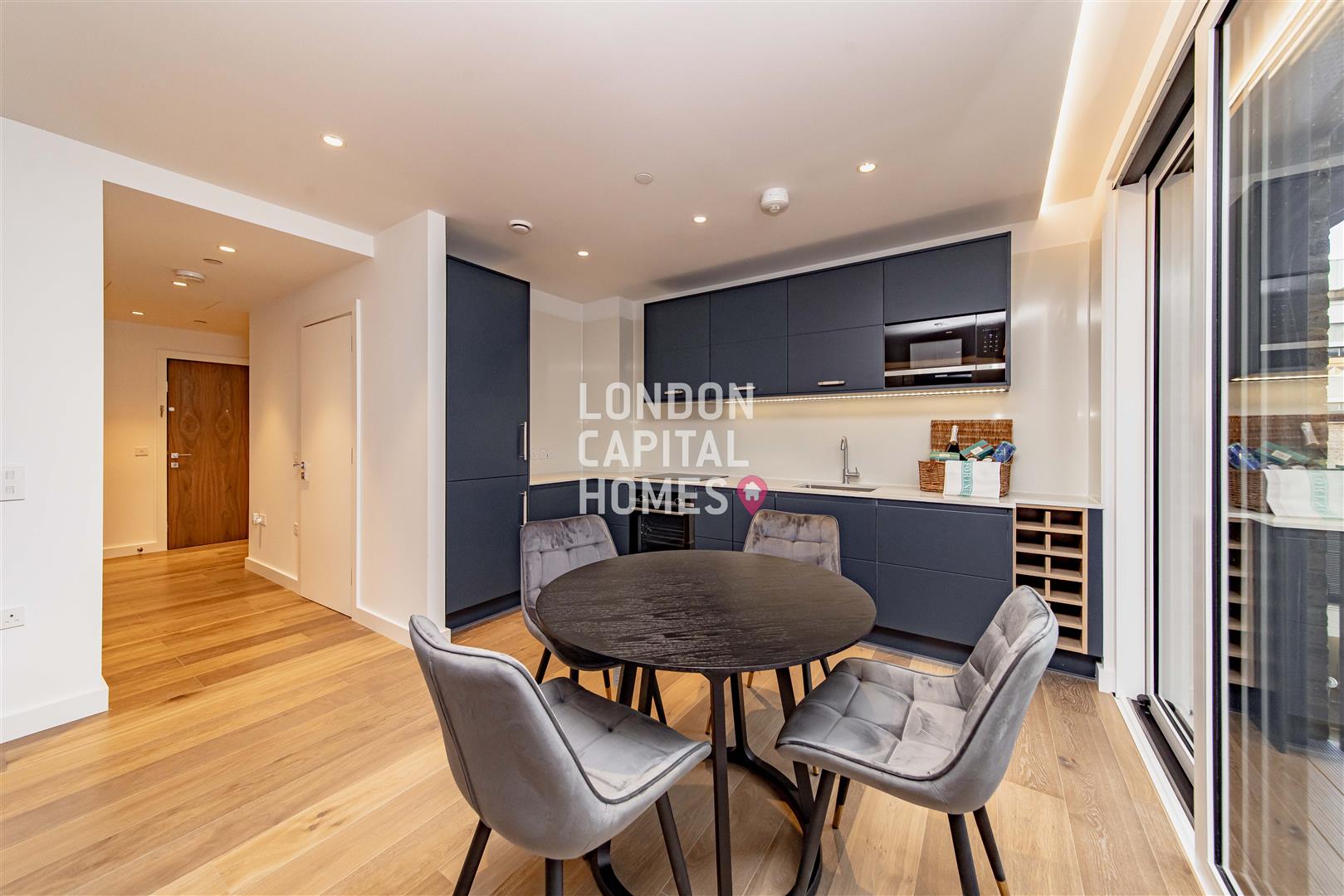 1 bed property in Sovereign Court, 5 Jubilee Walk, London